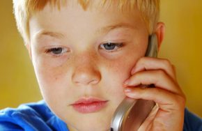 child-cell-phone-fathers day