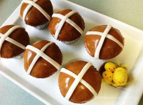 ML Easter hot cross cupcakes recipe