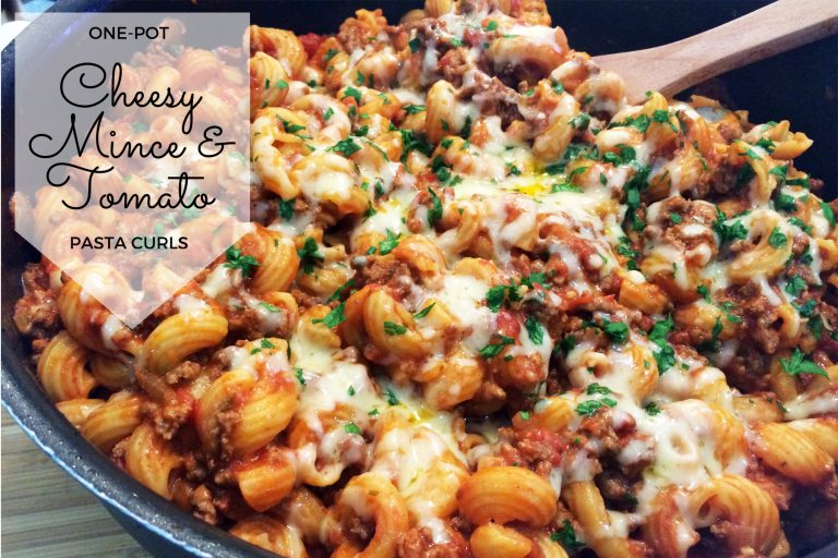 one pot cheesy mince tomato pasta curls