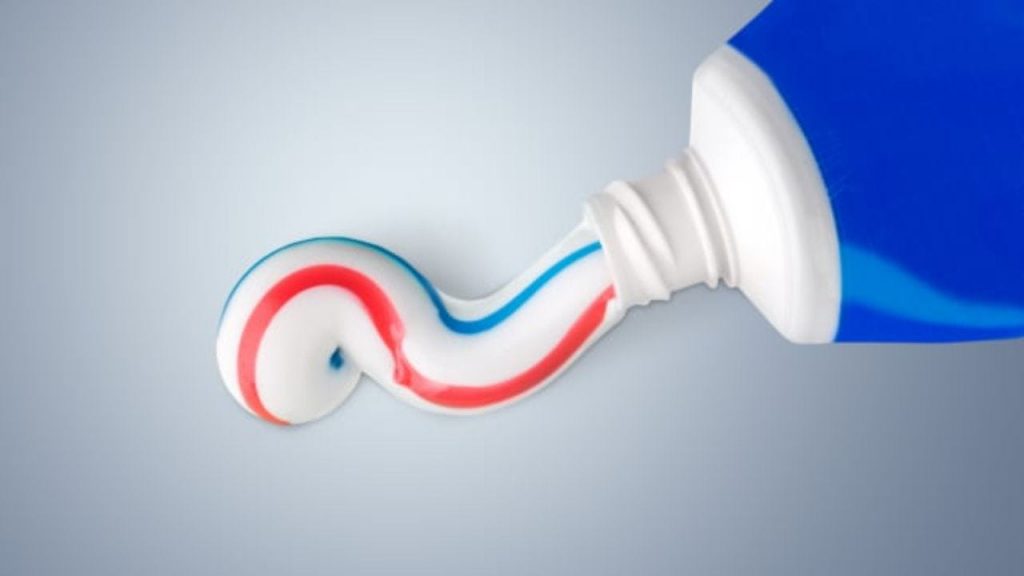 Experts Warn Men To Stop Rubbing Toothpaste Onto Their Penises Mumslounge