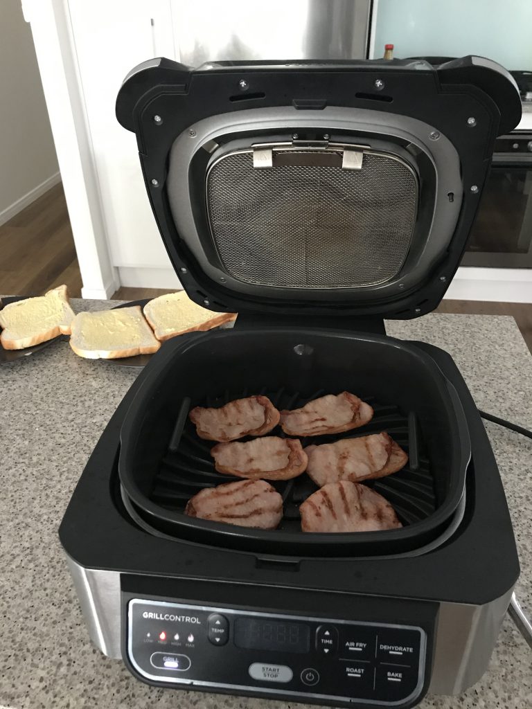 https://mumslounge.com.au/wp-content/uploads/2019/12/ninja-foodie-grill-review-bacon-sandwiches--768x1024.jpg