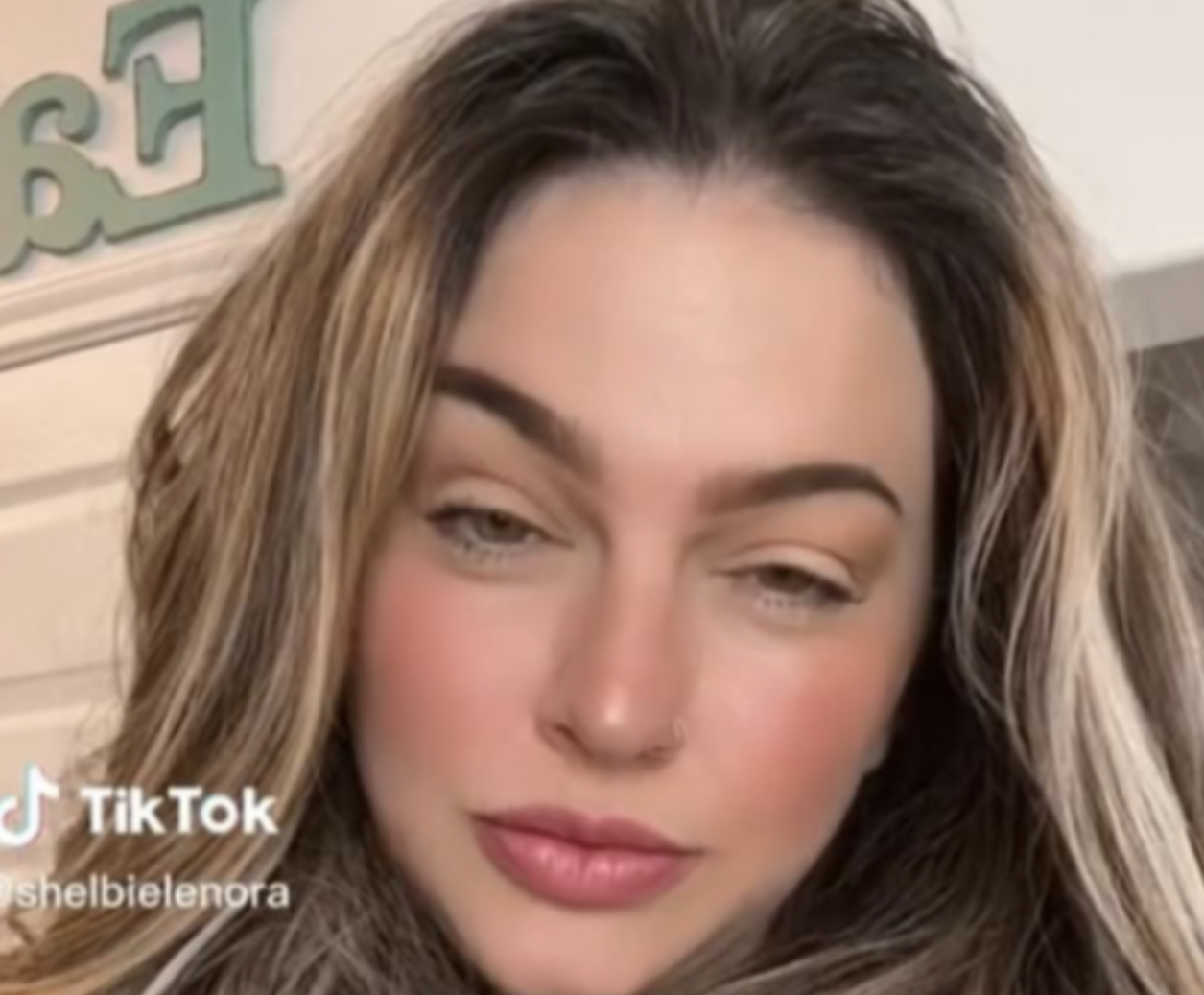 Woman Faces Backlash For Saying ‘Save Me, Not My Baby During Labour’(02)