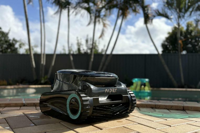 Aiper Scuba s1 Pro cordkless robotic pool cleaner