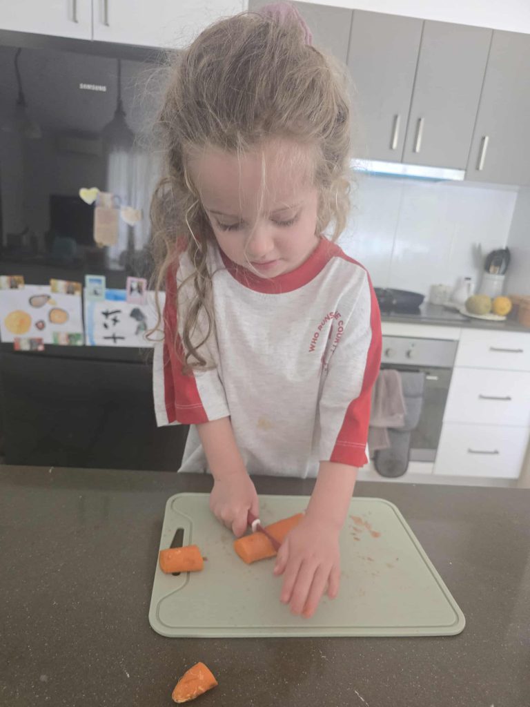 Kidikutter kds knife kids grater